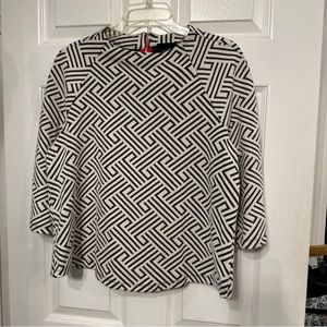 W5 womens Large  knit top Ivory Black textured structured zipper accent Top